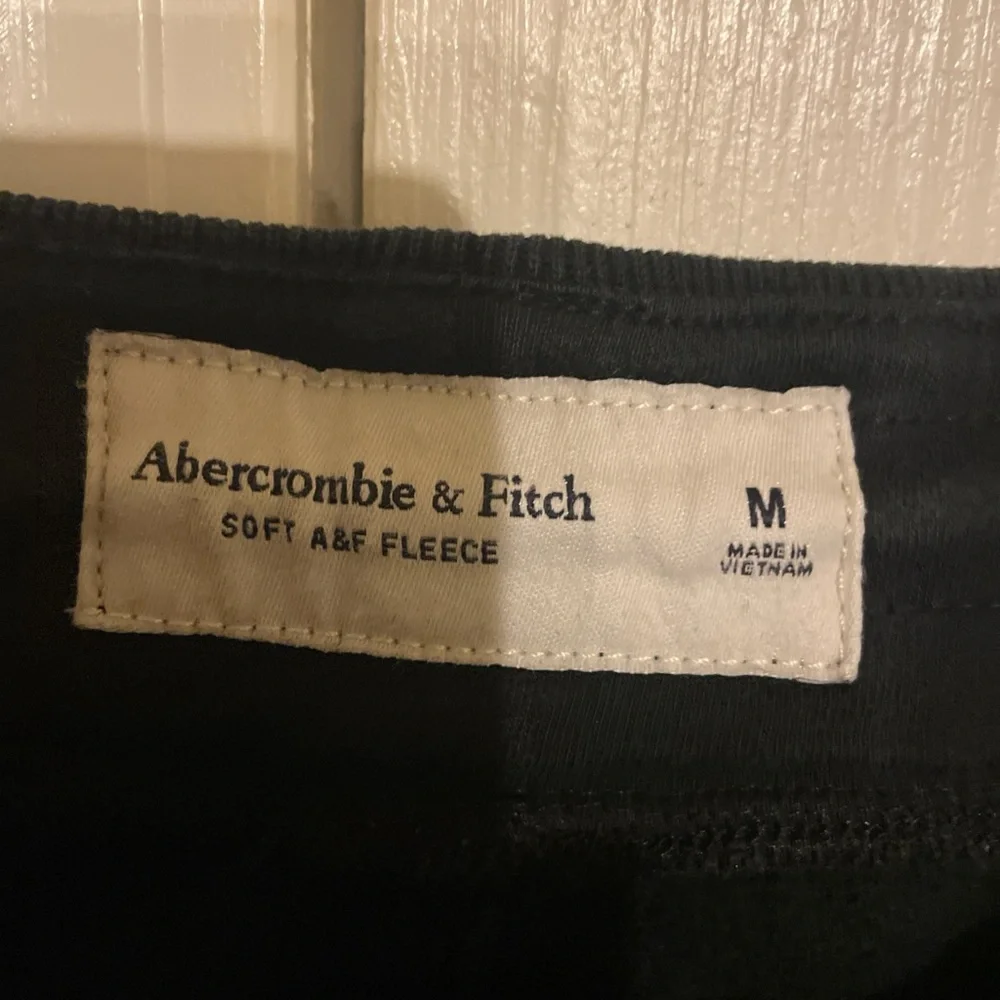 Abercrombie & Fitch Soft Black Fleece Pants - Picture 3 of 5